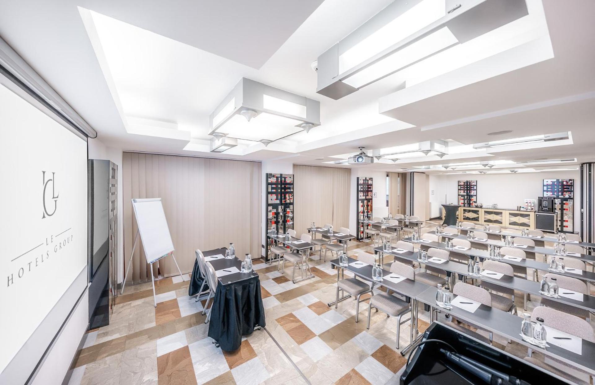 酒店 布拉格广场雄伟酒店 4*
